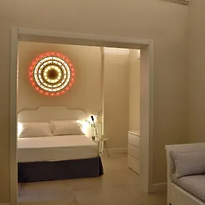 palazzo-rudiae-santirene.lecce-hotels.com/