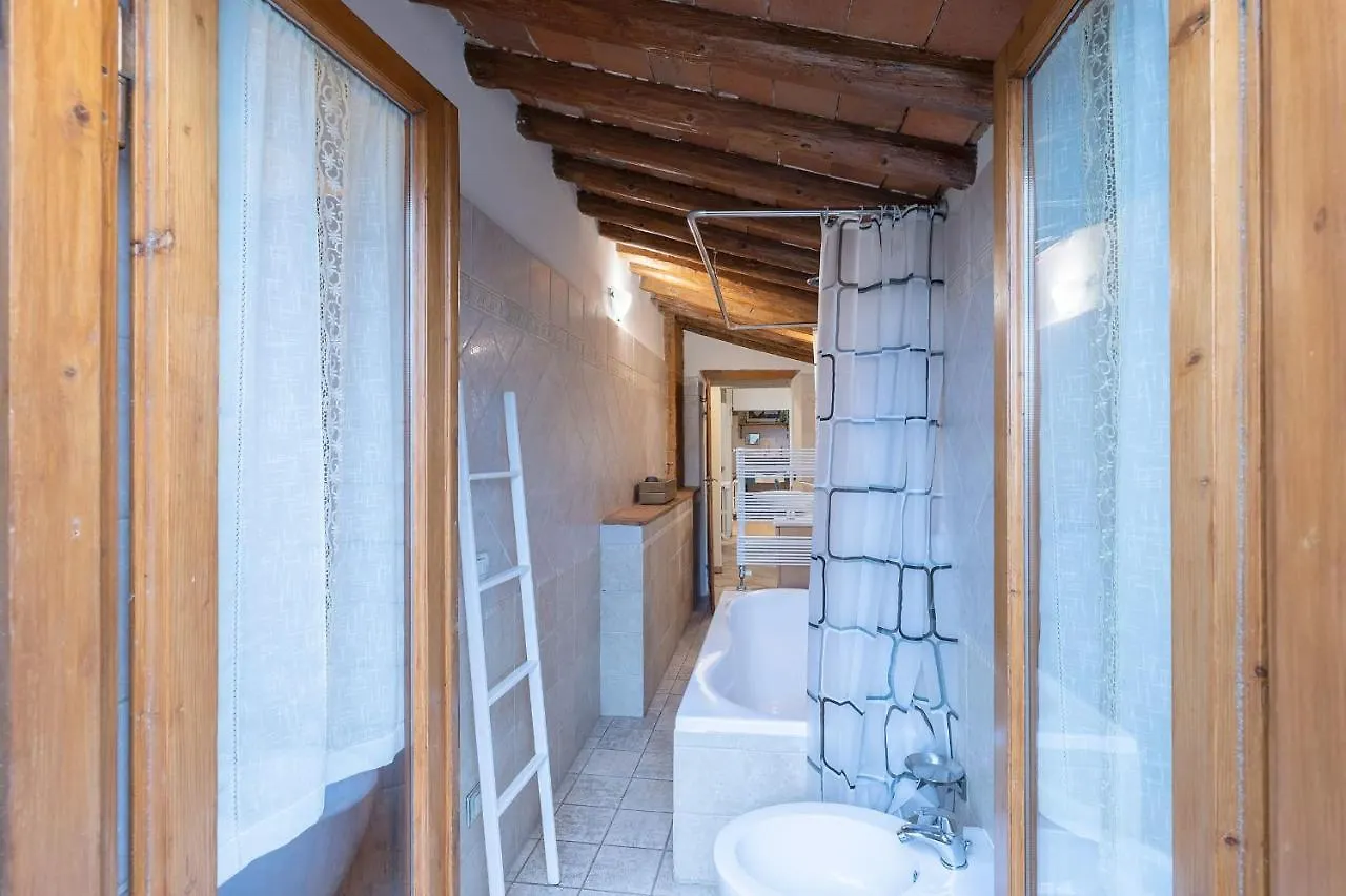 San Zanobi Nest In Central Florence